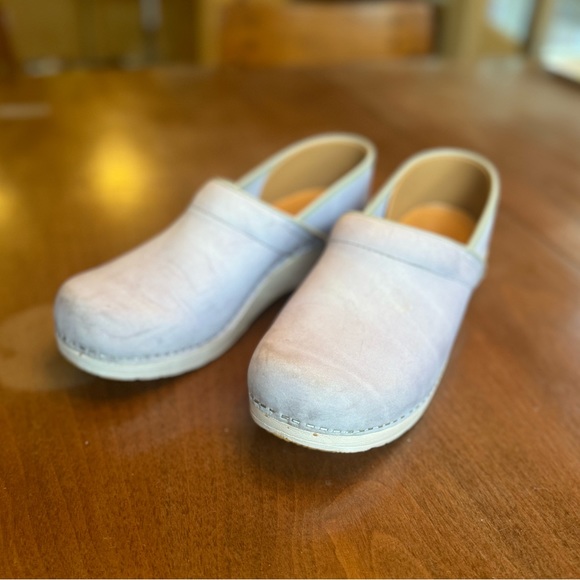 DANSKO Pale Pastel Purple Clogs - Good Condition - Size 8.5 / 39 - RARE 💜🦄💜🦄 - Picture 2 of 6